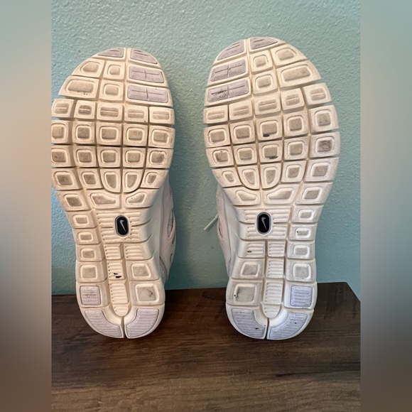 Women’s Nike Free Run 2 White/Black/Light Bone/Phantom Size 8.5 - Picture 13 of 14